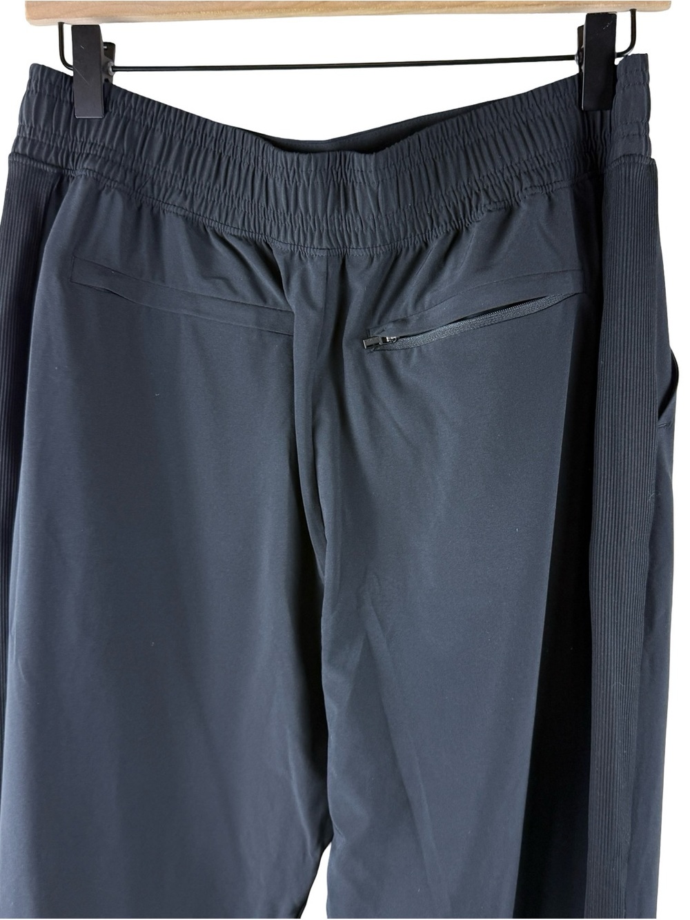 ATHLETA Brooklyn Jogger Black NWT Size 10 - Picture 8 of 12